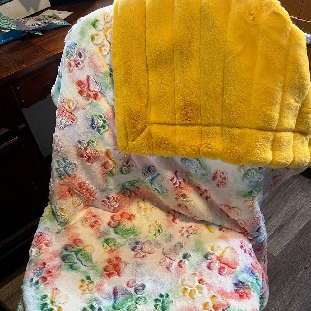 Vibrant paws Minky